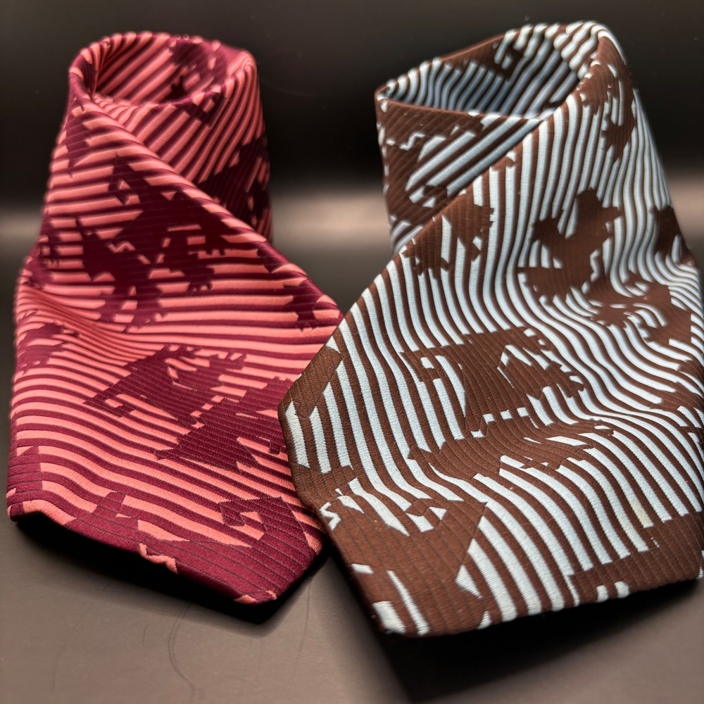 Alessandro Originals Mens Necktie Burgundy‎ Pink Stripes Maple Leaf Pattern Silk